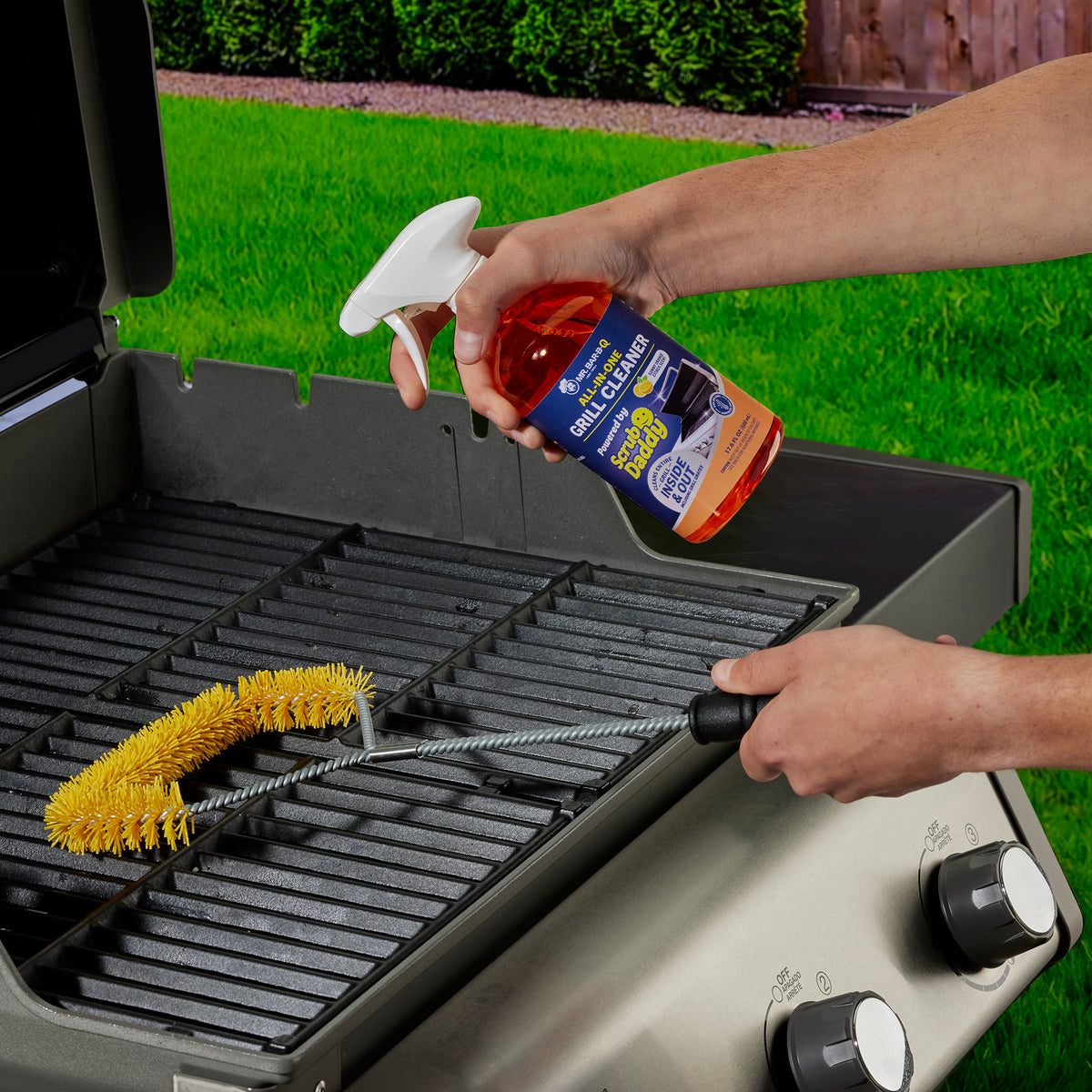 U-Shaped Grill Brush Powered by Scrub Daddy®