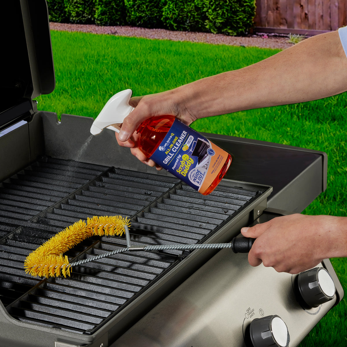 U-Shaped Grill Brush Powered by Scrub Daddy®