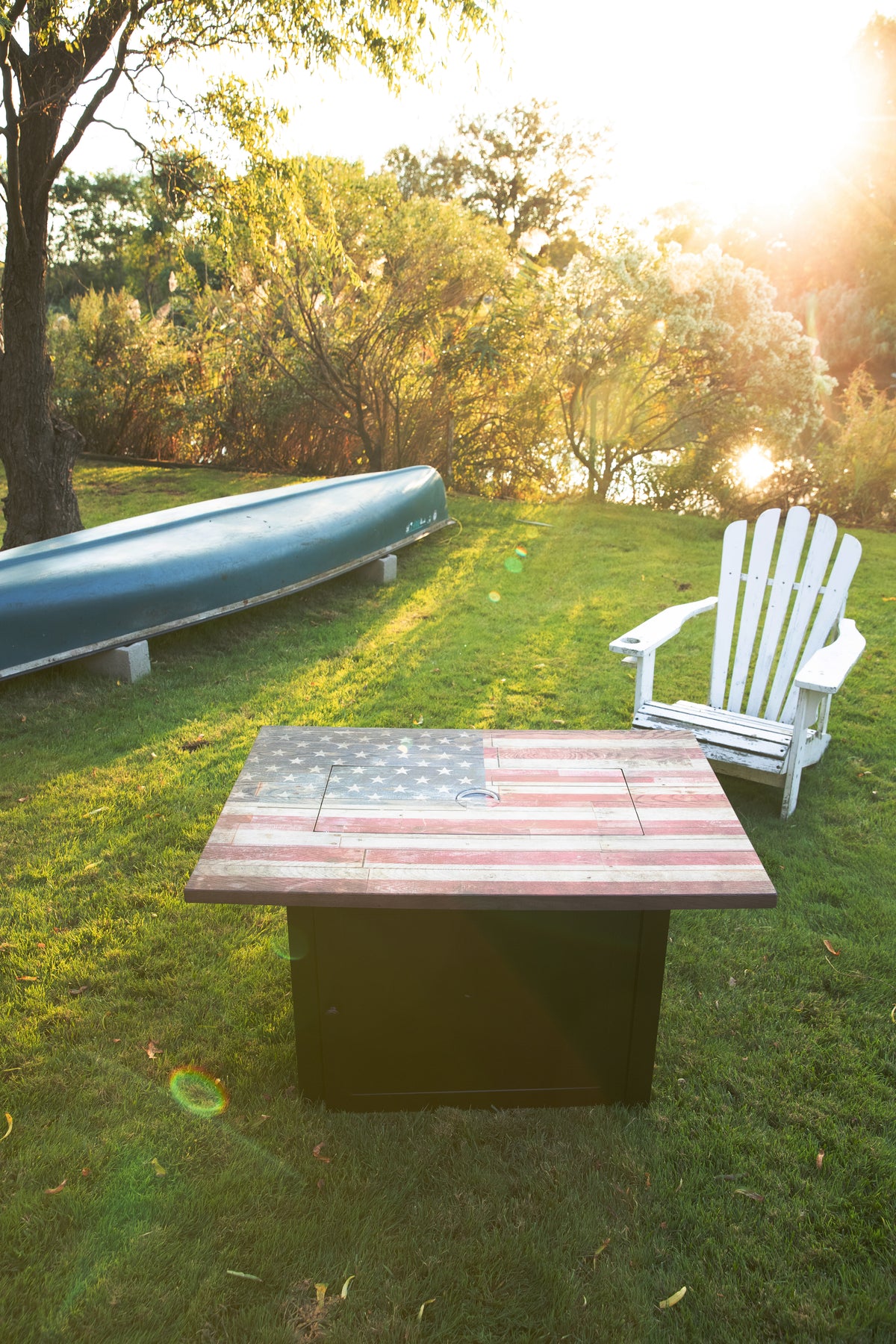 The Americana 40 x 28 Inch Rectangular 40,000 BTU Patio Outdoor LP Gas Fire Pit w/White Fire Glass, American Flag Mantel, and Cover